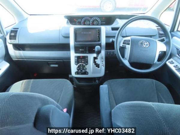 Used 2013 AT toyota noah ZRR70G Image[23]