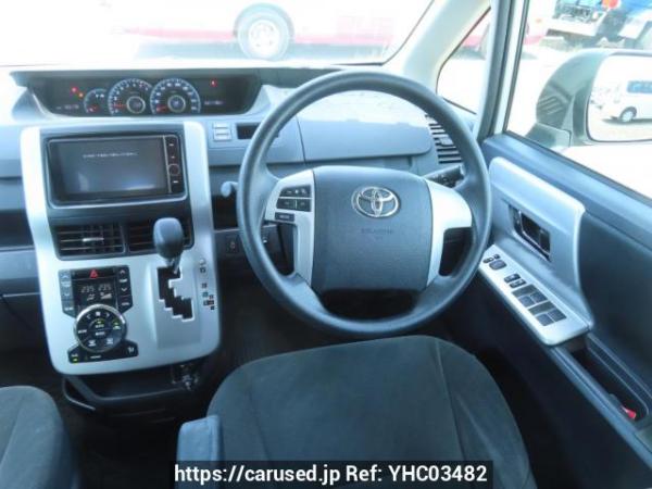 Used 2013 AT toyota noah ZRR70G Image[25]