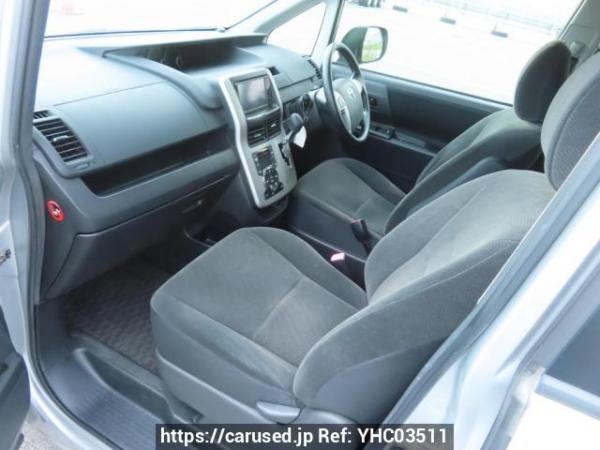 Used 2011 AT toyota noah ZRR70G Image[15]