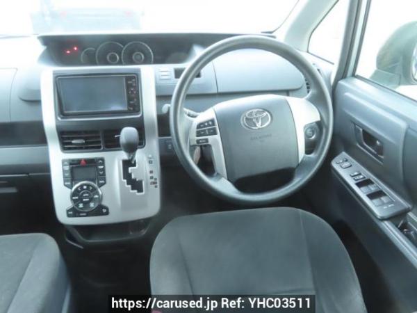 Used 2011 AT toyota noah ZRR70G Image[25]