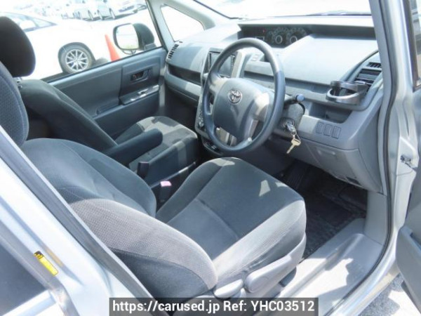Used 2007 AT toyota noah ZRR70G Image[13]