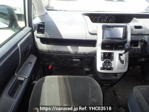 Used 2010 AT toyota noah ZRR70G Image[22]