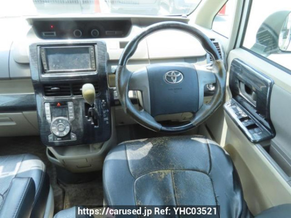 Used 2007 AT toyota noah ZRR70G Image[25]