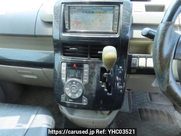 Used 2007 AT toyota noah ZRR70G Image[28]