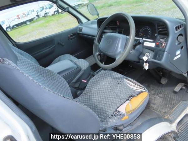 Used 2004 AT toyota hiace-van TRH122K Image[17]