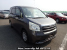 Toyota Noah ZRR70G