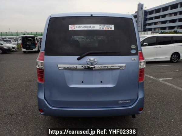 Used 2010 AT toyota noah ZRR70G Image[5]