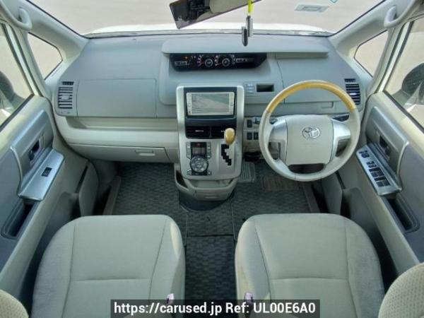 Used 2010 AT toyota noah ZRR70W Image[17]
