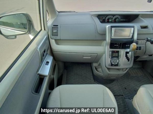 Used 2010 AT toyota noah ZRR70W Image[18]