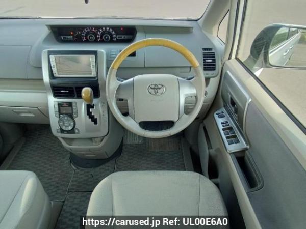 Used 2010 AT toyota noah ZRR70W Image[20]