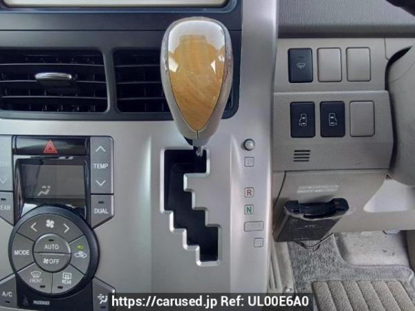 Used 2010 AT toyota noah ZRR70W Image[23]