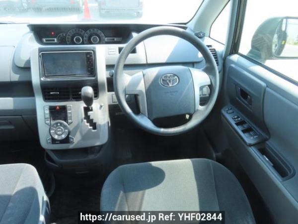 Used 2009 AT toyota noah ZRR70G Image[25]