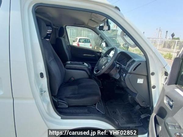 Used 2017 AT toyota regiusace-van KDH211K Image[13]