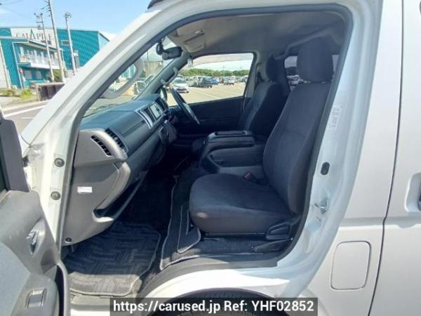 Used 2017 AT toyota regiusace-van KDH211K Image[14]