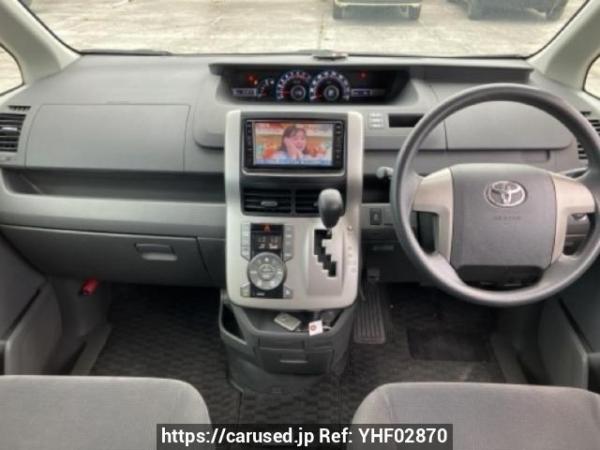 Used 2009 AT toyota noah ZRR70G Image[18]