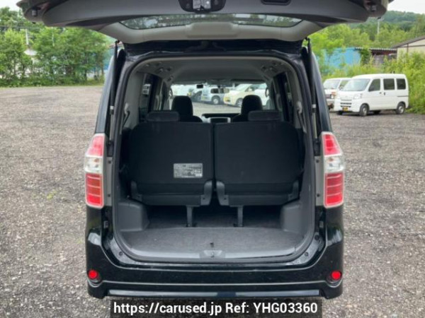 Used 2007 AT toyota noah ZRR75G Image[8]