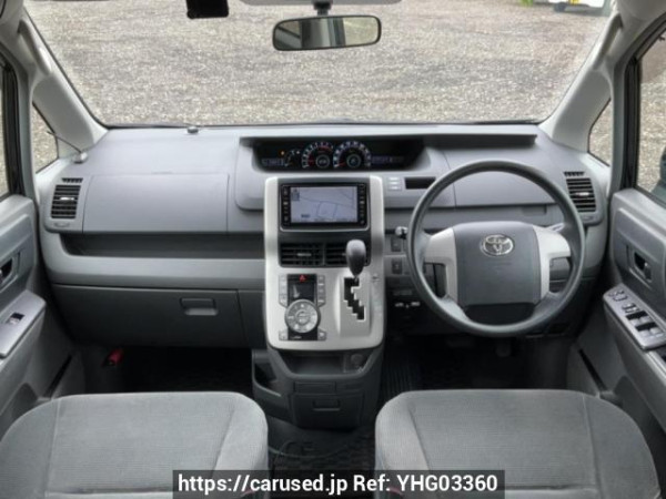 Used 2007 AT toyota noah ZRR75G Image[17]