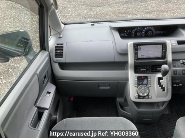 Used 2007 AT toyota noah ZRR75G Image[18]