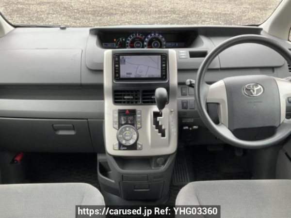 Used 2007 AT toyota noah ZRR75G Image[22]