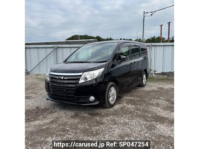 Used Toyota Noah 2017 for sale - Japanese Used Cars Carused.jp