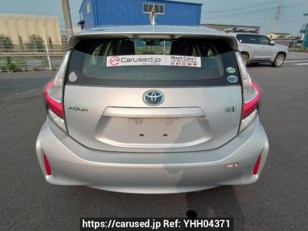 Used 2017 AT toyota aqua NHP10 Image[5]