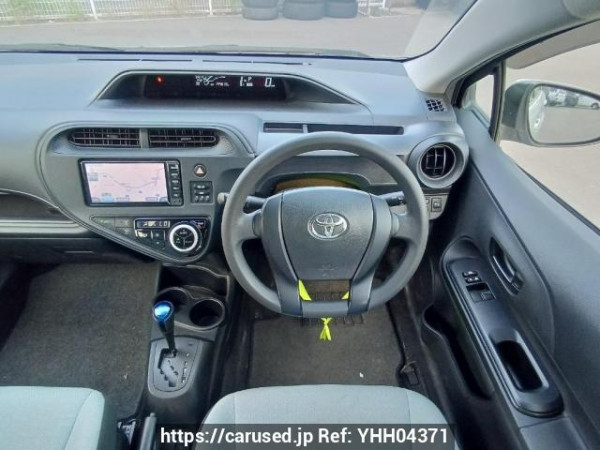 Used 2017 AT toyota aqua NHP10 Image[19]