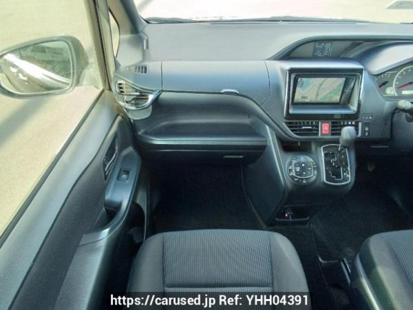 Used 2014 AT toyota noah ZRR85G Image[18]