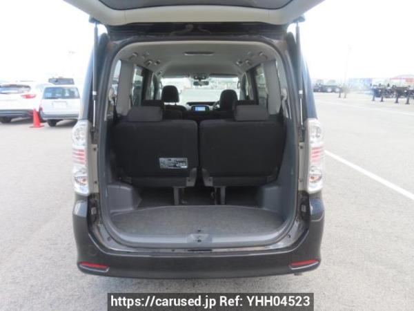 Used 2009 AT toyota voxy ZRR70W Image[8]