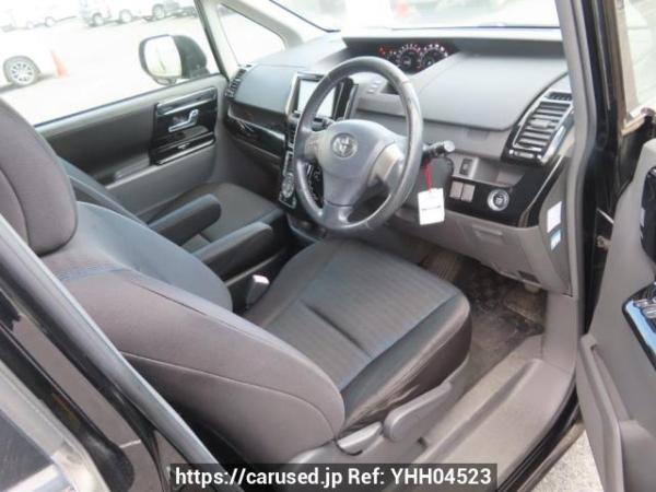 Used 2009 AT toyota voxy ZRR70W Image[13]