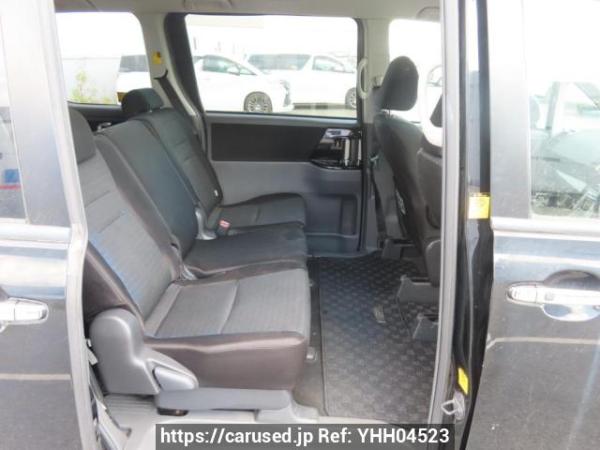 Used 2009 AT toyota voxy ZRR70W Image[17]