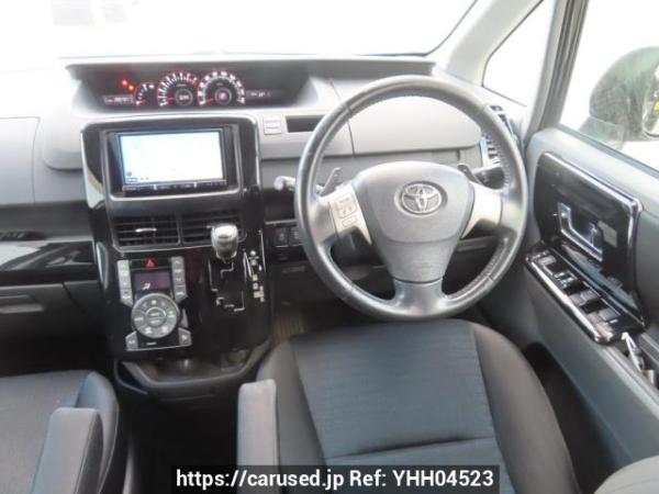 Used 2009 AT toyota voxy ZRR70W Image[25]