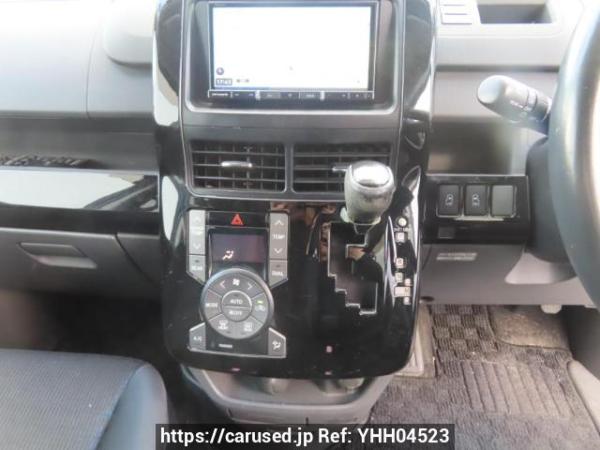 Used 2009 AT toyota voxy ZRR70W Image[26]
