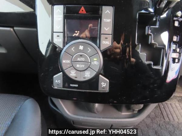 Used 2009 AT toyota voxy ZRR70W Image[29]