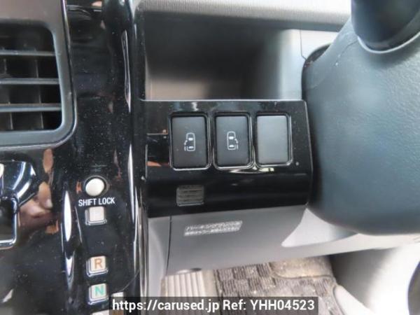 Used 2009 AT toyota voxy ZRR70W Image[30]