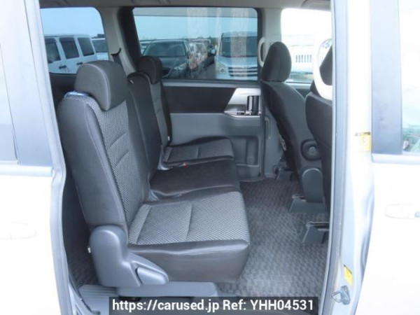 Used 2009 AT toyota noah ZRR75W Image[17]