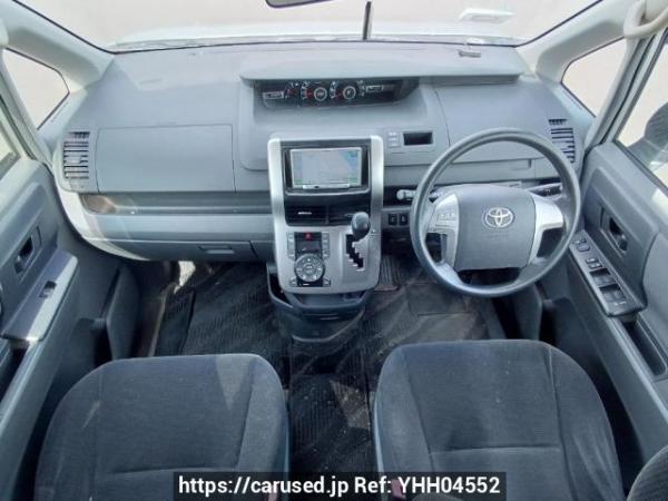 Used 2009 AT toyota noah ZRR70G Image[17]