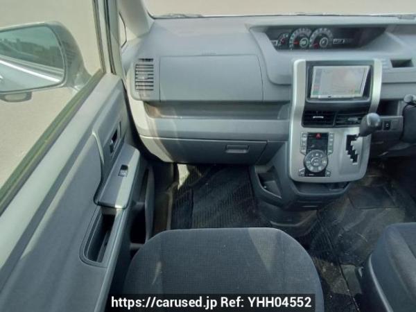 Used 2009 AT toyota noah ZRR70G Image[18]