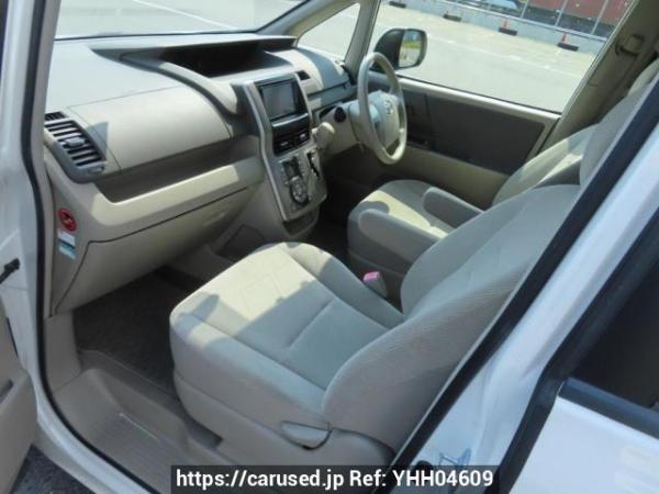 Used 2009 AT toyota noah ZRR70G Image[14]