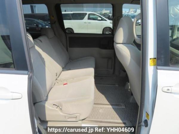 Used 2009 AT toyota noah ZRR70G Image[16]