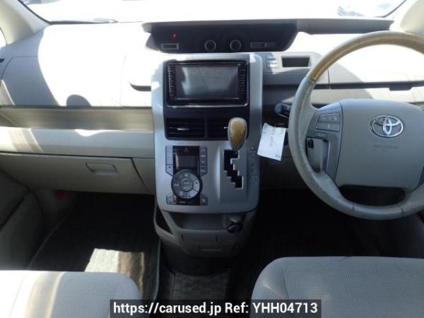 Used 2010 AT toyota noah ZRR70G Image[16]