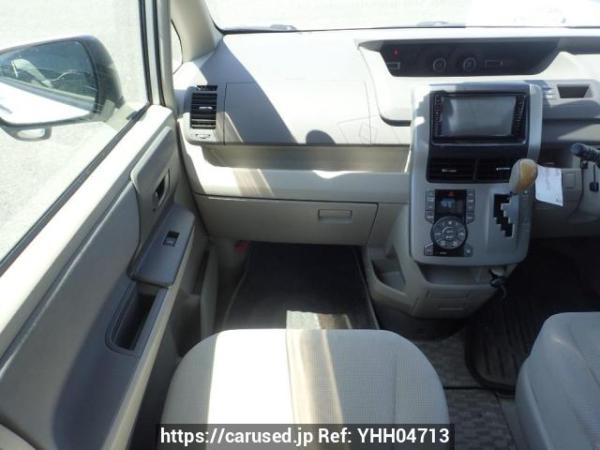 Used 2010 AT toyota noah ZRR70G Image[17]