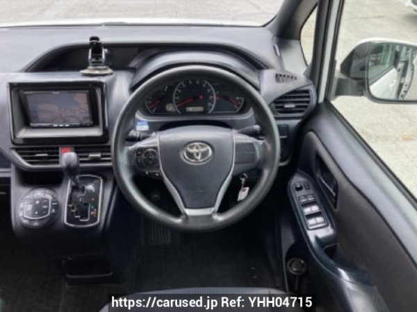 Used 2016 AT toyota noah ZRR80G Image[19]