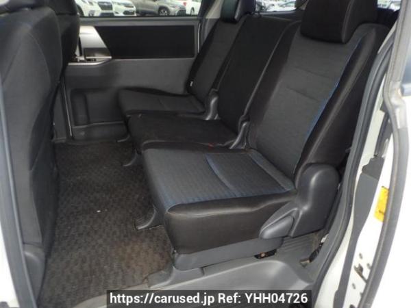 Used 2010 AT toyota voxy ZRR70W Image[14]