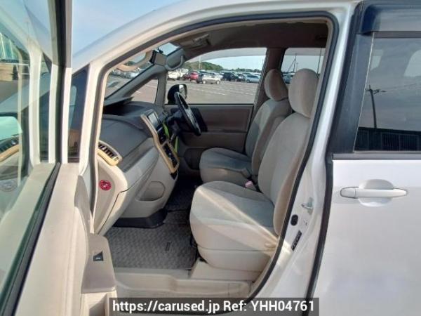Used 2010 AT toyota noah ZRR70G Image[13]