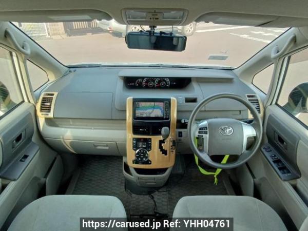 Used 2010 AT toyota noah ZRR70G Image[17]