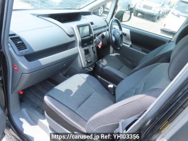 Used 2009 AT toyota noah ZRR70W Image[14]