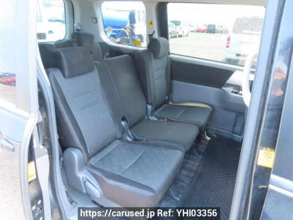 Used 2009 AT toyota noah ZRR70W Image[17]