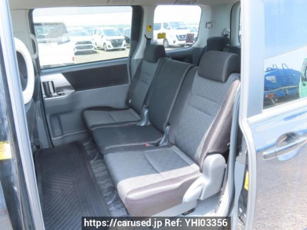 Used 2009 AT toyota noah ZRR70W Image[19]
