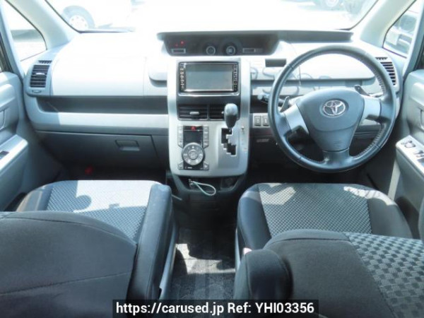 Used 2009 AT toyota noah ZRR70W Image[22]