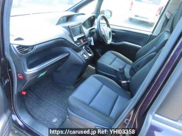 Used 2015 AT toyota noah ZRR85W Image[14]